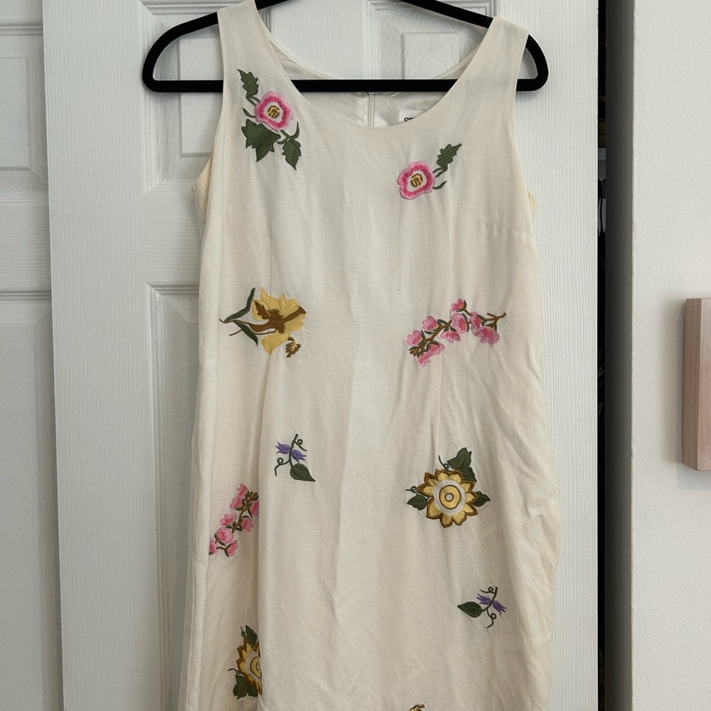 Cream and Pink Sleeveless Midi Sundress for Wedding Guest